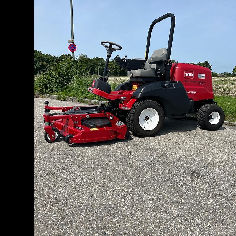 Toro Groundsmaster 3200