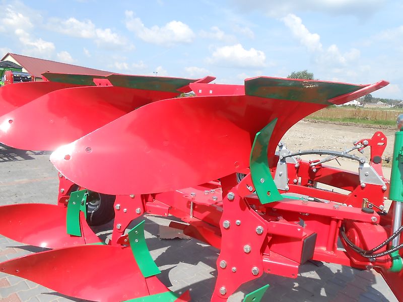 AGRO-MASZ Drehpflug/ Rotary plow/ Pług obrotowy 3-skibowy / Arado rotativo de 3 surcos