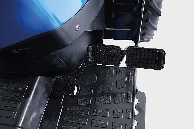 Solis 26 Seitenschaltung Frontlader Ackerstollenbereifung