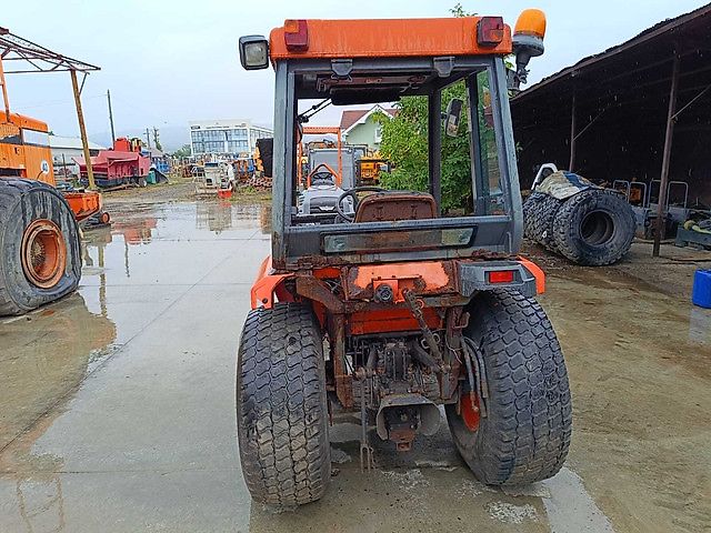 Kubota STV40