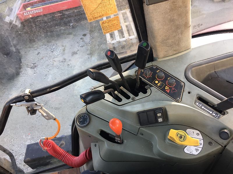 Massey Ferguson 8270