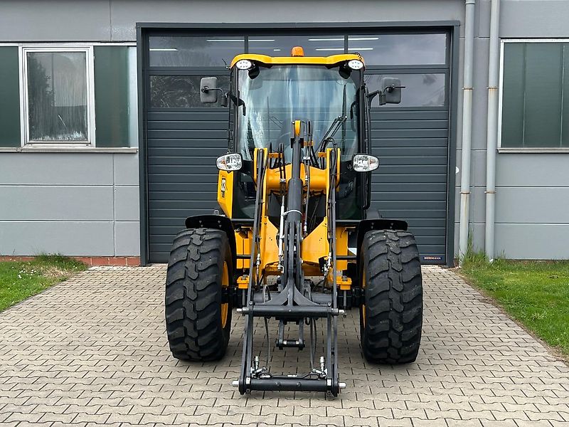 JCB 406 Agri Stufe V - inkl. Schaufel, Palettengabel