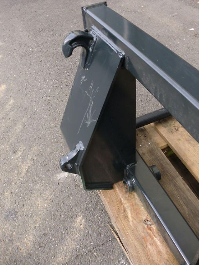 Stoll Ballenspieß für Frontlader-Euro-Aufnahme mit 2 Zinken