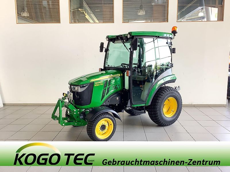 John Deere 2038R