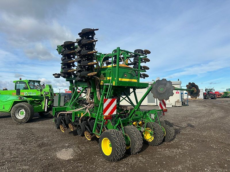 John Deere 750A - 6m