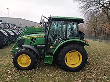 John Deere 5058E