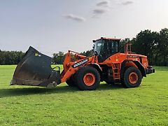 Doosan DL 300- 3