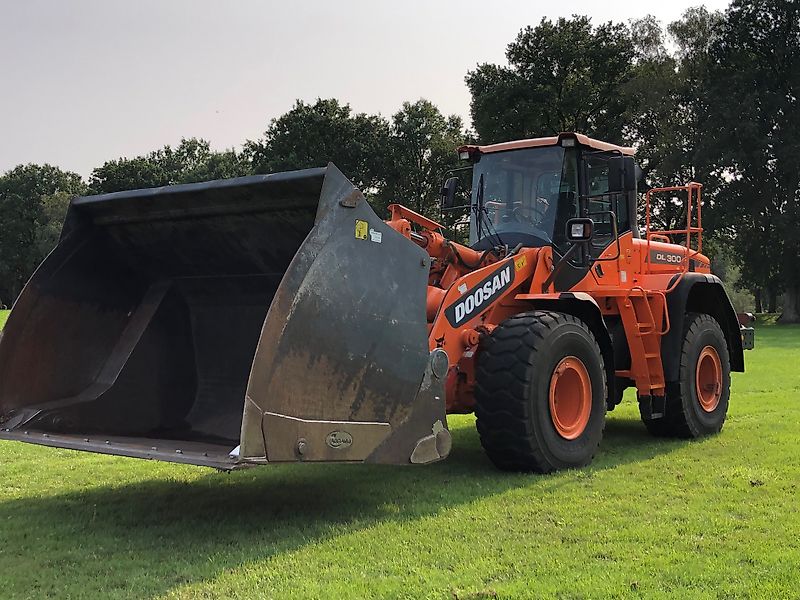 Doosan DL 300- 3