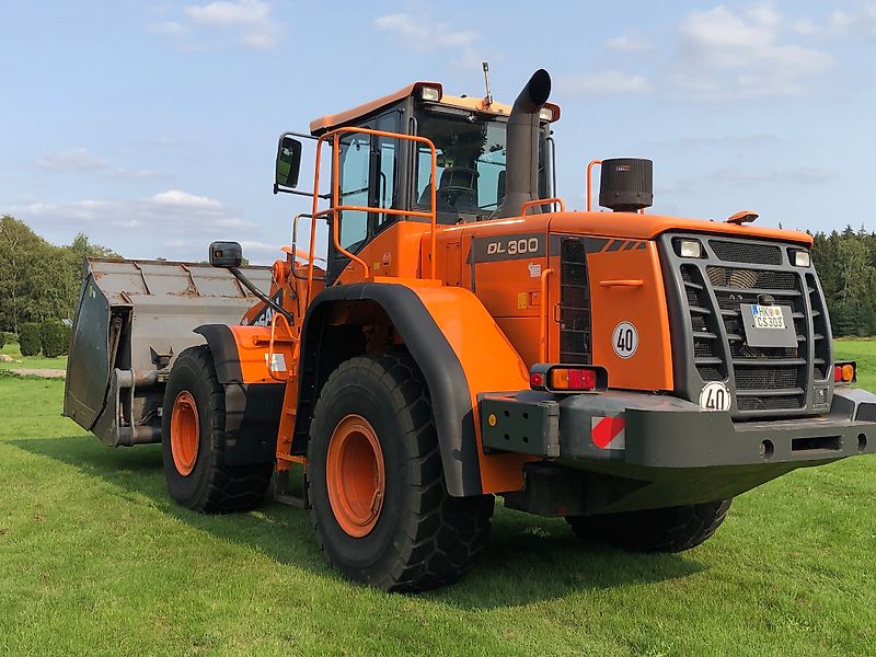 Doosan DL 300- 3