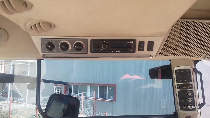 Massey Ferguson 8737 DVT