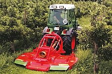 Humus STO 230, STO 260 | Sehr flach und mit glatter Oberfläche gleitet es unter tief hängenden Ästen hindurch, ohne Zweige und Früchte zu beschädigen