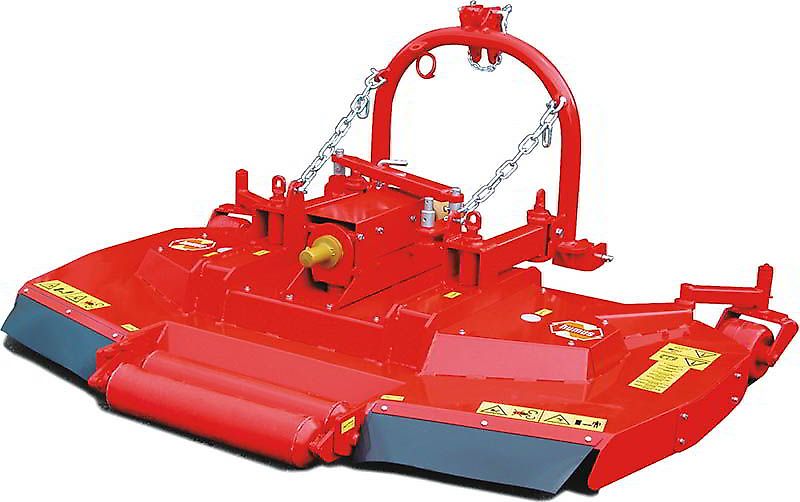 Humus STO 230, STO 260 | Sehr flach und mit glatter Oberfläche gleitet es unter tief hängenden Ästen hindurch, ohne Zweige und Früchte zu beschädigen