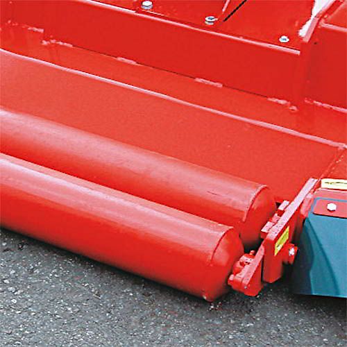 Humus STO 230, STO 260 | Sehr flach und mit glatter Oberfläche gleitet es unter tief hängenden Ästen hindurch, ohne Zweige und Früchte zu beschädigen