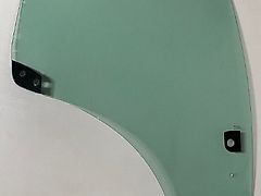 Case SZYBA DRZWI NEW HOLLAND PRAWA 82027356