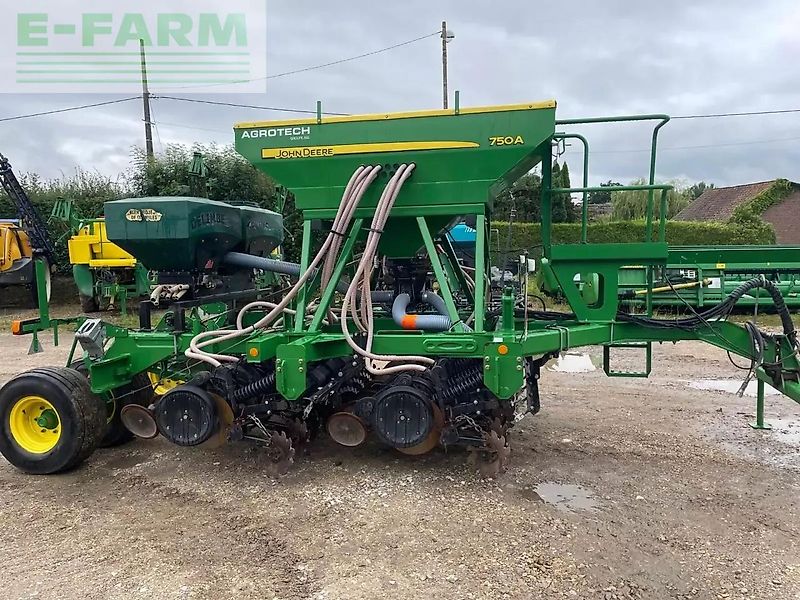 John Deere 750a