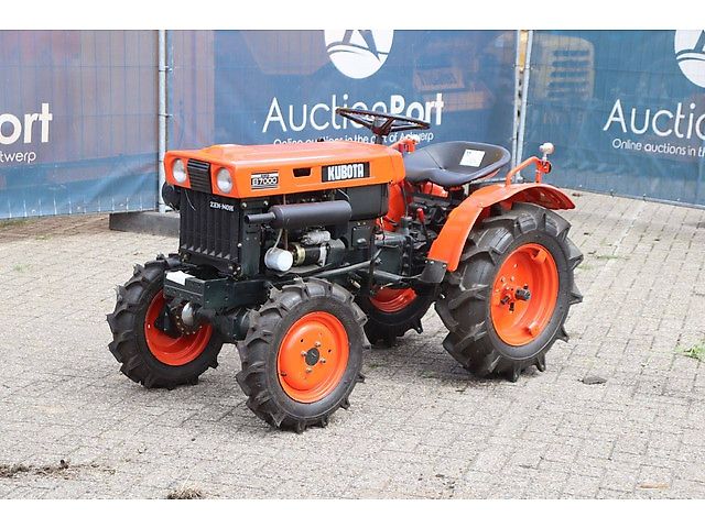Kubota B7000