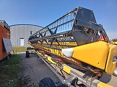 New Holland 740CF Superflex-Schneidwerk 25Fuß