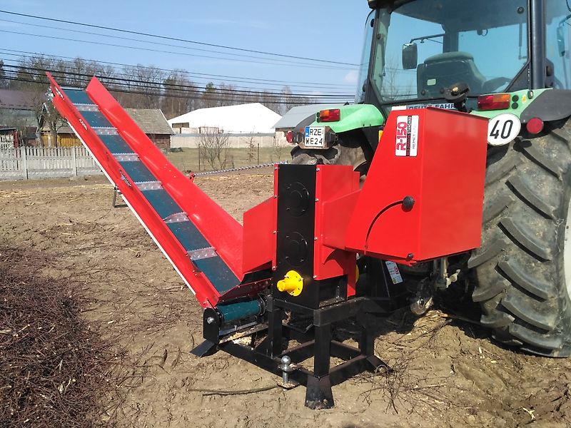 REMET CNC Holzhacker R-150 m. 3 Meter Förderband