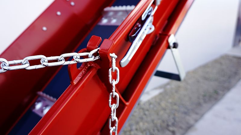 REMET CNC Holzhacker R-150 m. 3 Meter Förderband