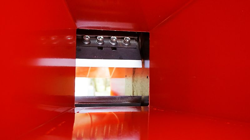 REMET CNC Holzhacker R-150 m. 3 Meter Förderband