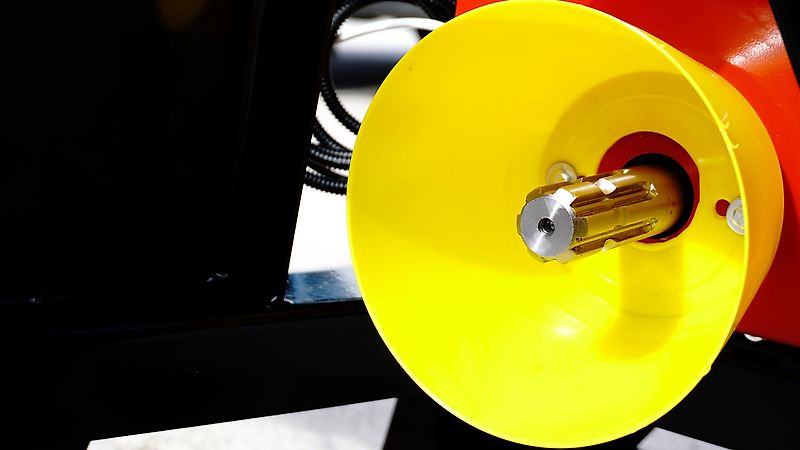 REMET CNC Holzhacker R-150 m. 3 Meter Förderband