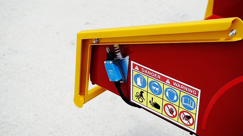 REMET CNC Holzhacker R-150 m. 3 Meter Förderband