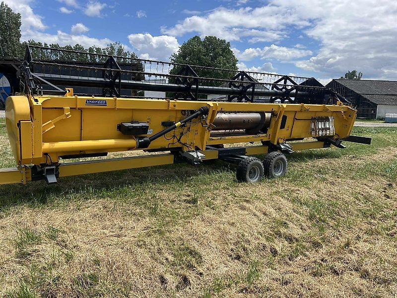 New Holland Varifeed 28