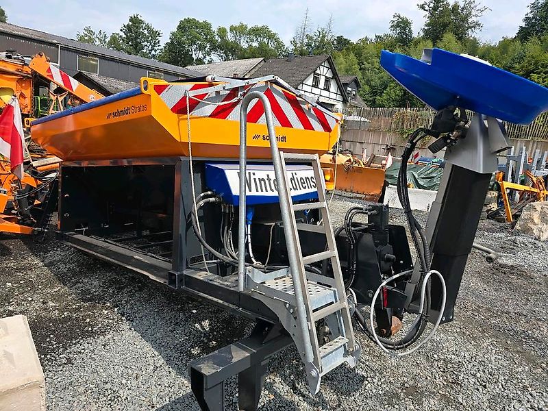 Neuwertiger Schmidt Stratos S30-27 VEP-490 Salzstreuer für Hakenlift Abrollcontainer Streuautomat Winterdienst Streusilo für LKW