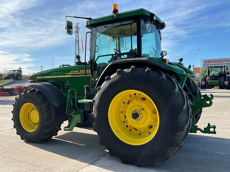 John Deere 8410