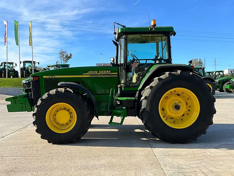John Deere 8410