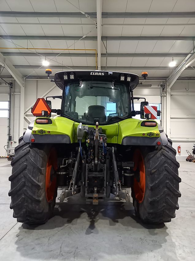 Claas Arion 660
