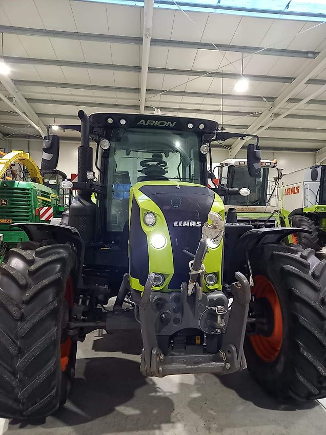 Claas Arion 660
