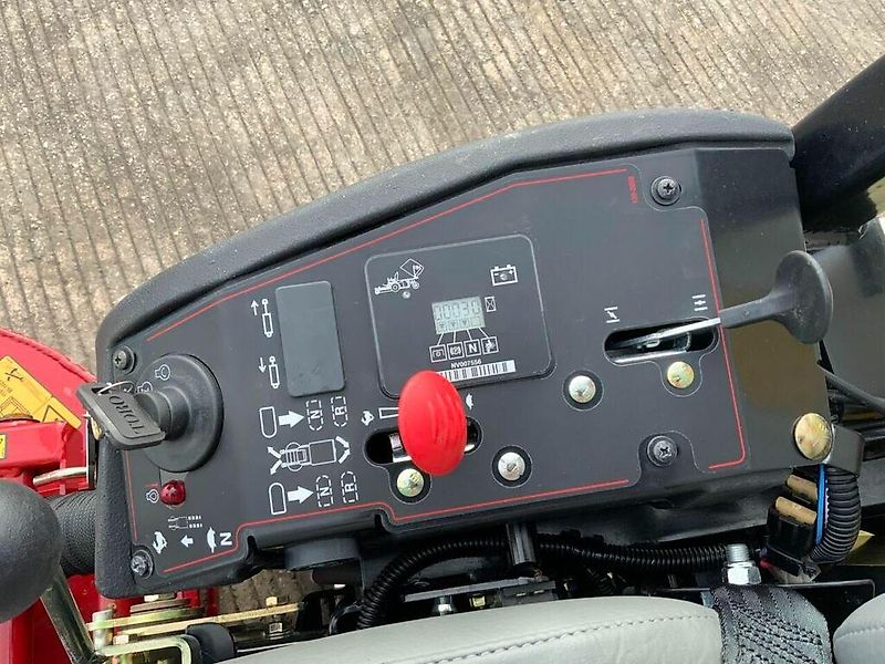 Toro Z8000 Series Lawn mower (ST21609)