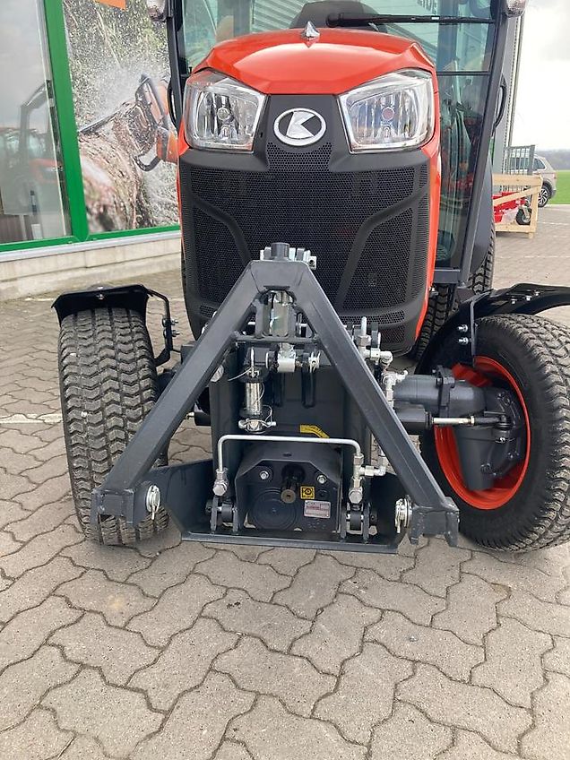 Kubota LX 351 NEUMASCHINE MIT KOMMUNALBEREIFUNG