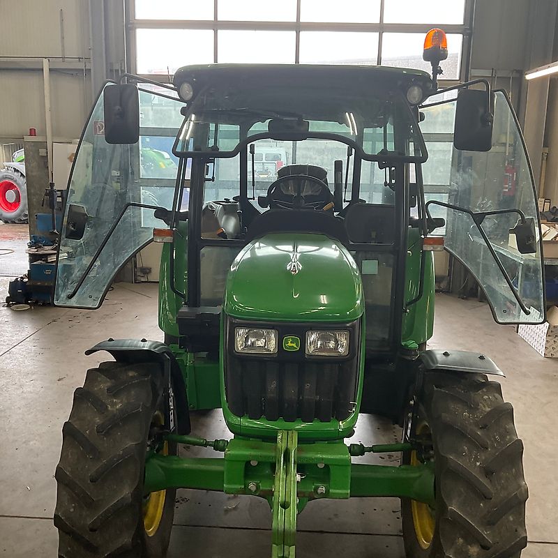 John Deere 5055 E