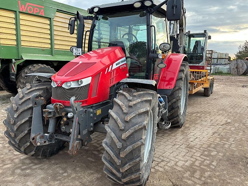 Massey Ferguson 5713SL