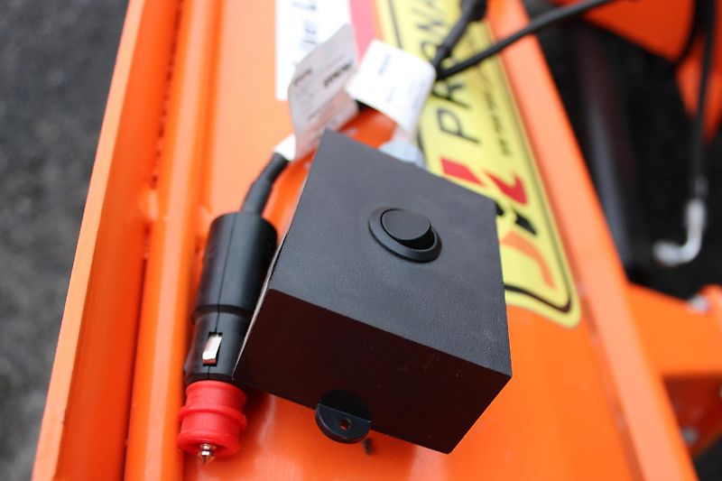 Pronar PUV 3300 Schneepflug