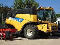 New Holland CR9090 T3