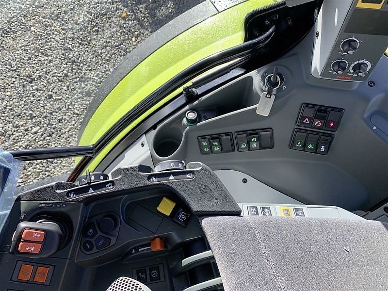 Claas ARION 530 CMATIC CEBIS