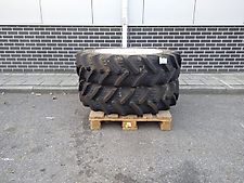 New Holland SET LANDBOUWBANDEN 280/85R28