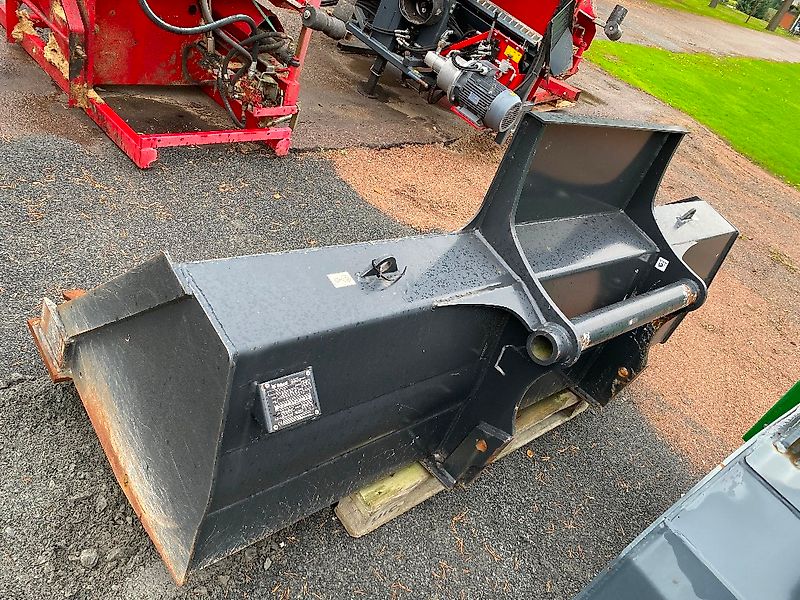 Bobcat Kynsikauha 235