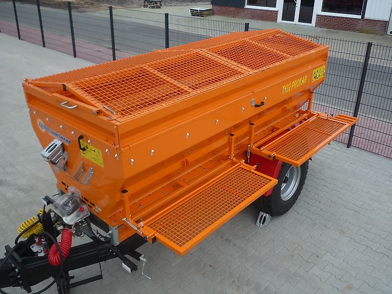 Pronar Salz- Sandstreuer T 132, ca. 4 m³, NEU