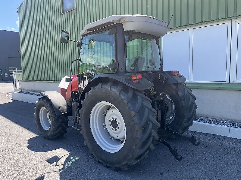 Massey Ferguson 2435