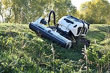 Hymach 50 LE Mulchraupe Mähraupe Funkraupe Forstraupe Geräteträge