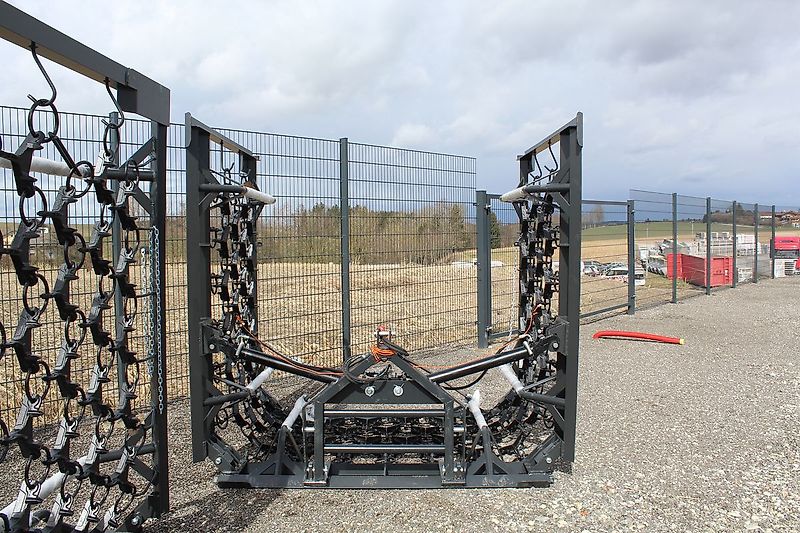 SAT Wiesenschleppe, Wiesenegge - Aktion