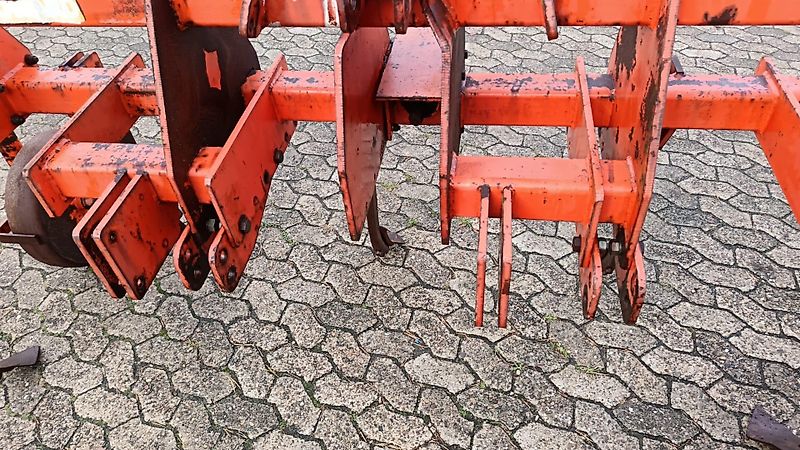 Lemken Howard Kurzgrubber 2Balkig Mit Stützräder Eisenbereift 3m Arbeitsbreite Frontgrubber Heckgrubber mit ZapfwellendurchtriebKein Amazeone Rabe Lemken Sapihr Becker Kotte Kerner Horsch