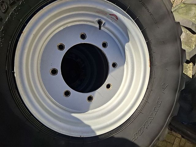 Dunlop 405/70R18 SP T9