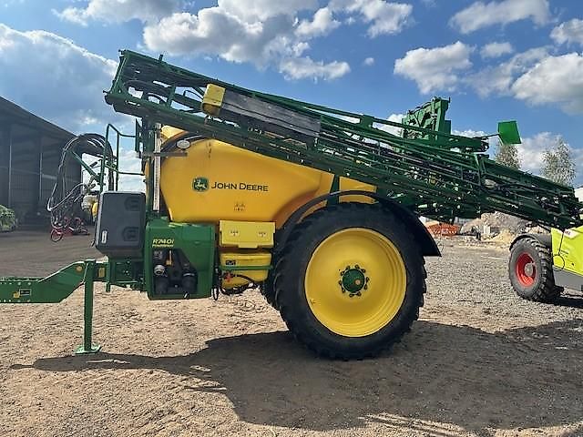 John Deere R740i