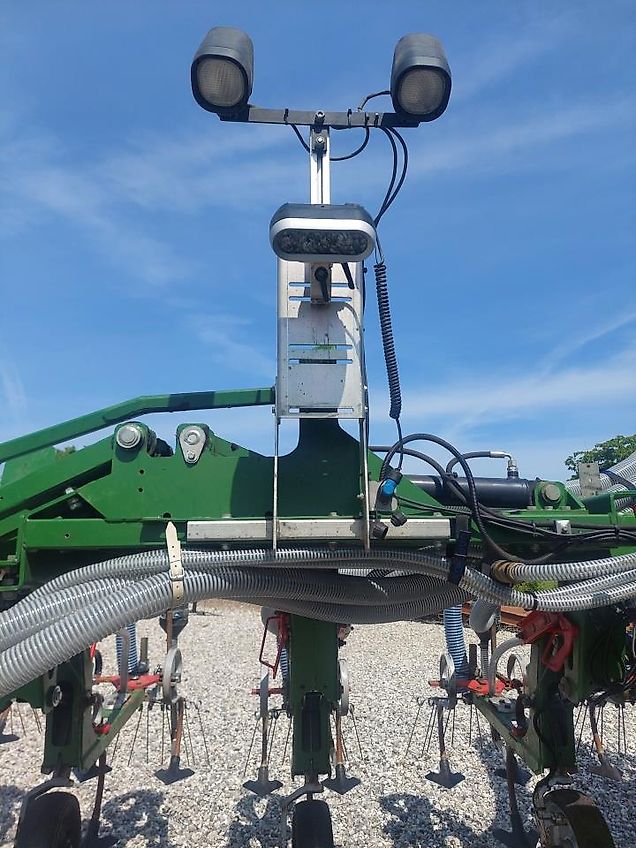 Thyregod TRV 12 med frø-/gødning-udstyr