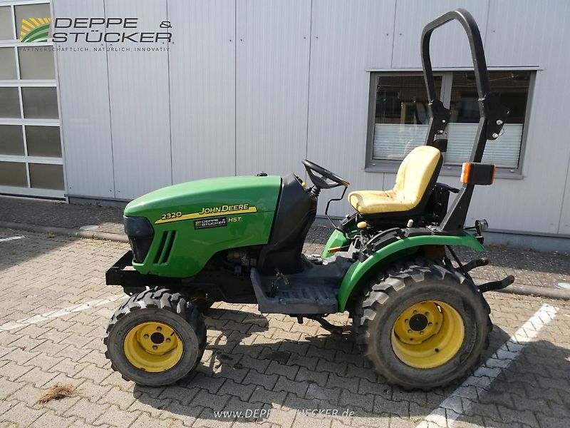 John Deere 2320